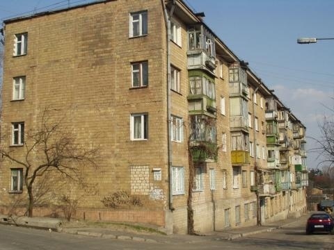 Киев, Александра Бестужева ул., 32