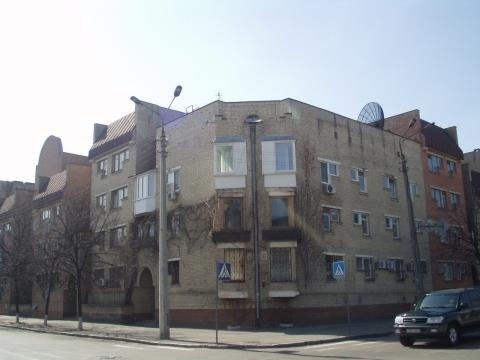 Киев, Набережно-Крещатицкая ул., 33