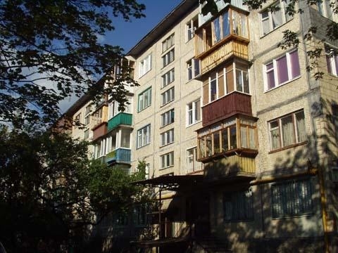 Киев, Братиславская ул., 8