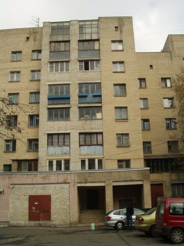 Киев, Межигорская ул., 63