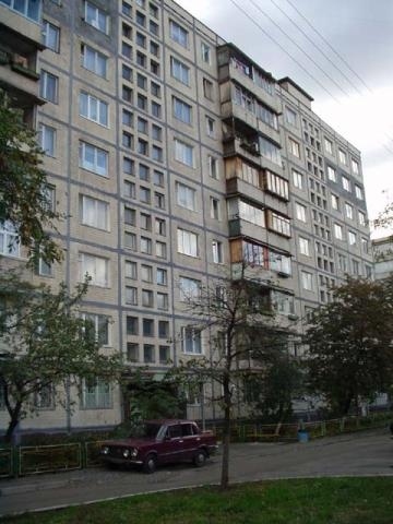 Киев, Маршала Малиновского ул., 32А