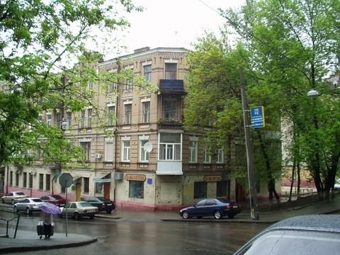 Киев, Ивана Франко ул., 18