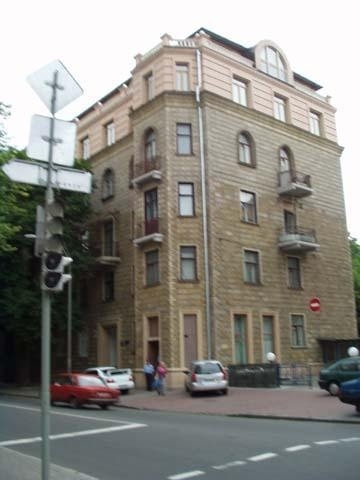 Аренда 4-комнатной квартиры 110 м², Шелковичная ул., 23