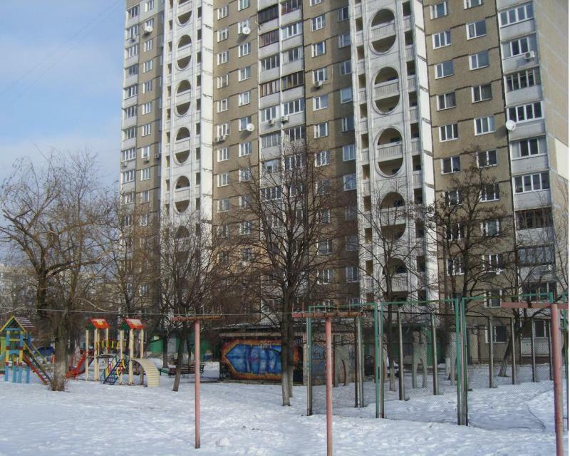 Киев, Радужная ул., 63
