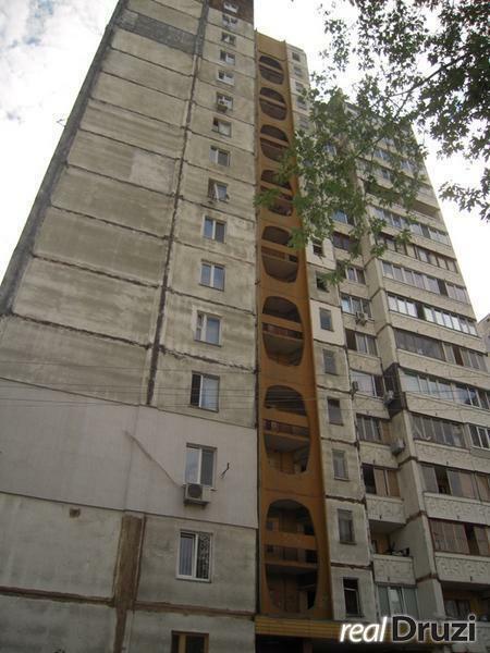 Киев, Приречная ул., 35