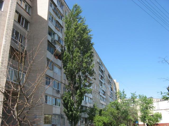 Киев, Приречная ул., 19