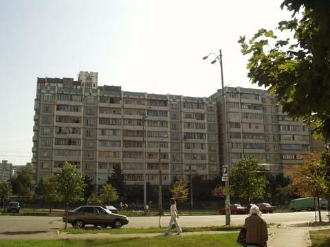 Киев, Чернобыльская ул., 18