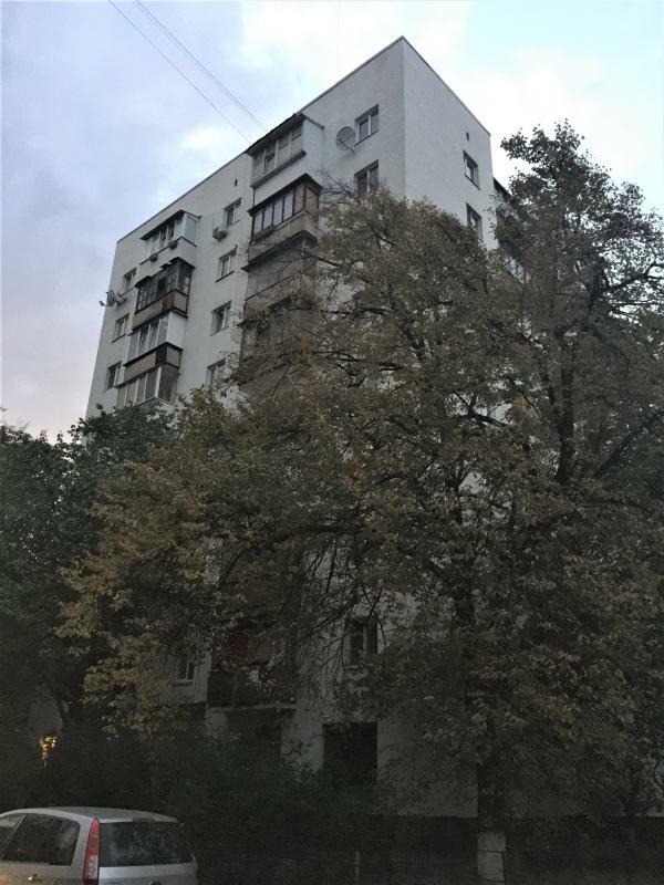 Киев, Остапа Вишни ул., 9