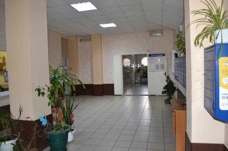 Продаж офісу 140 м², Осіння вул., 33