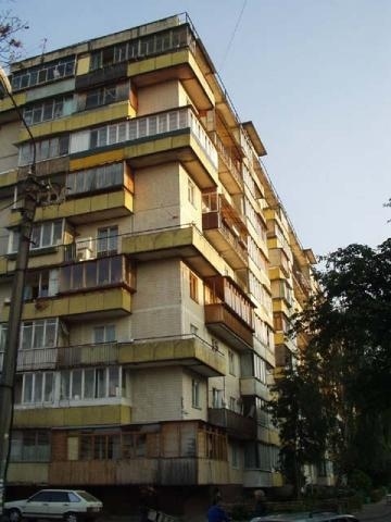 Київ, Автозаводська вул., 27