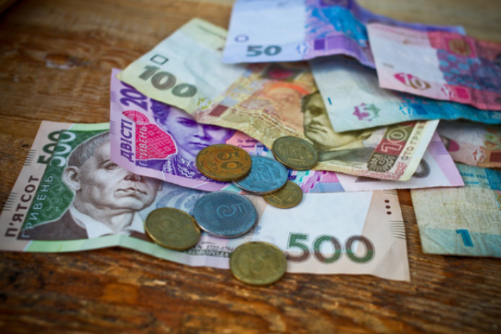 Самая высокая и низкая зарплата в Украине: Госстат