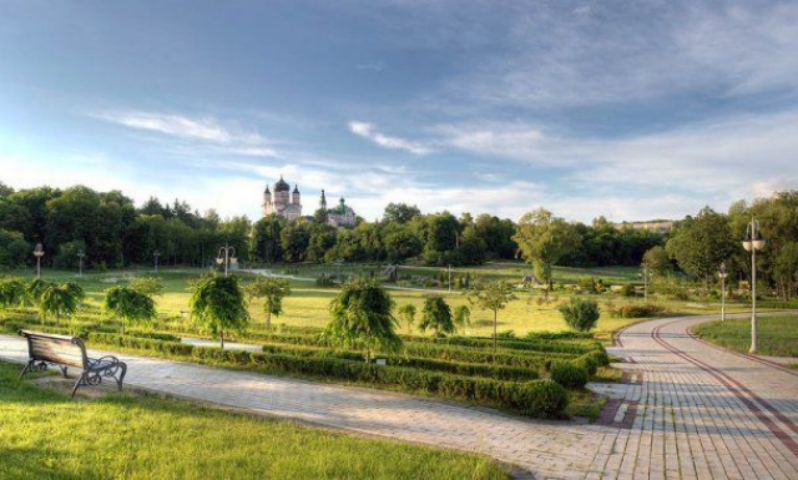 Где в Киеве наведут порядок в парках и скверах в 2018 году 