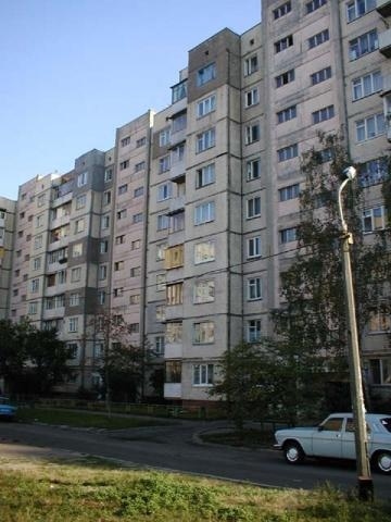 Київ, Героїв Дніпра вул., 73