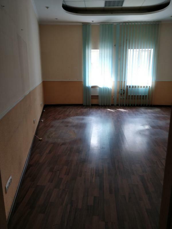 Продаж офісу 110 м², Лариси Руденко вул., 6А