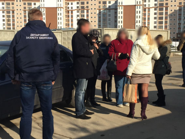 В Киеве задержали преступную группу псевдоактивистов, шантажировавших столичных застройщиков