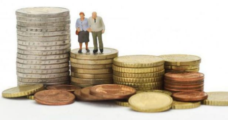 Считаем пенсии по-новому: при средней зарплате за 35 лет не заработать и на минимальную пенсию