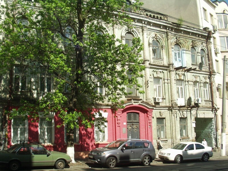 Киев, Дмитриевская ул., 52
