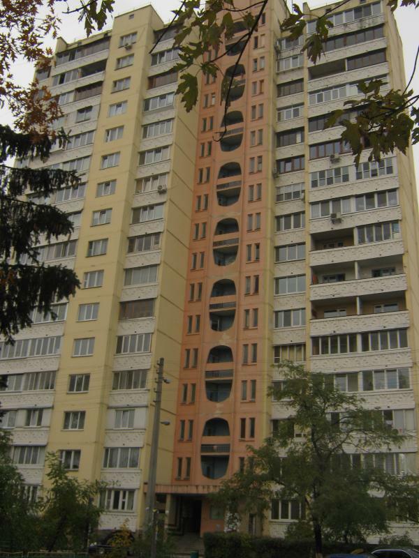Киев, Героев Днепра ул., 36
