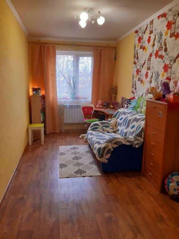 Продаж 3-кімнатної квартири 48 м², Світла вул., 2