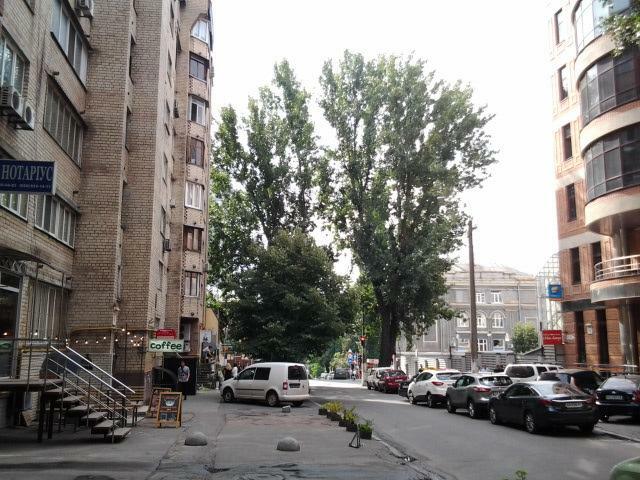 Киев, Тургеневская ул., 16