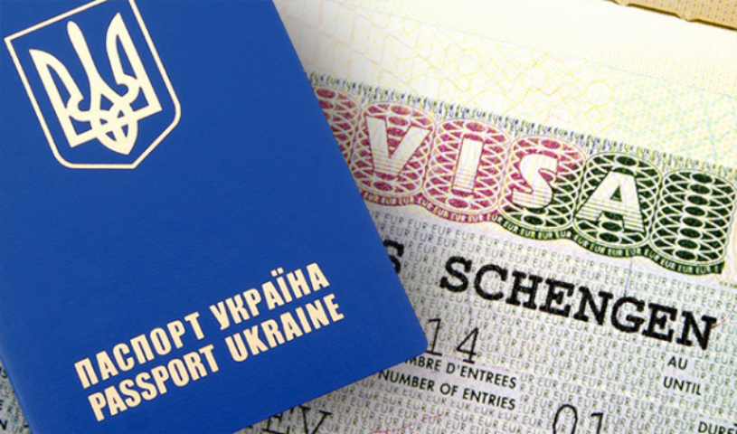У украинцев для виз стали просить документы на квартиру