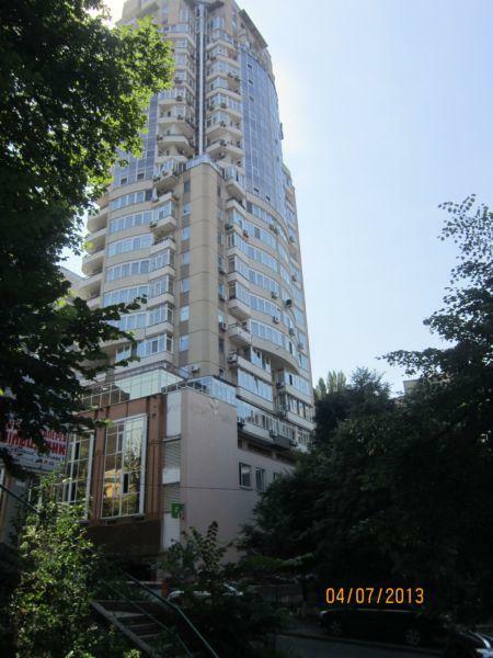 Продажа 3-комнатной квартиры 150 м², Богдана Хмельницкого ул., 41