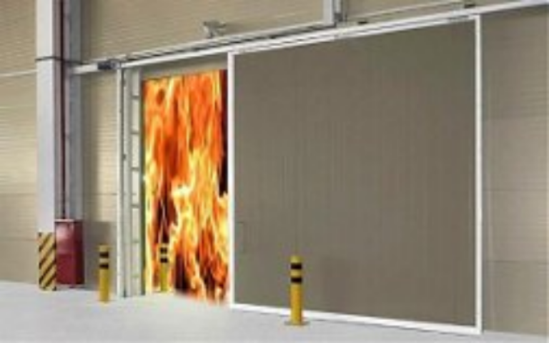 Как защитить склад от огня: выбираем огнестойкие ворота