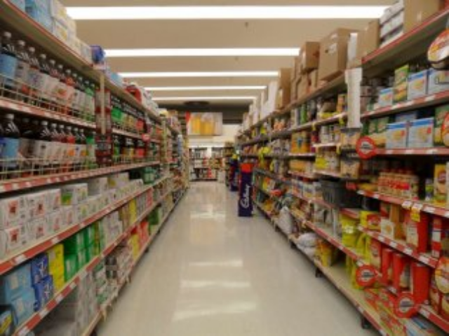 Супермаркеты отказываются от импортных товаров