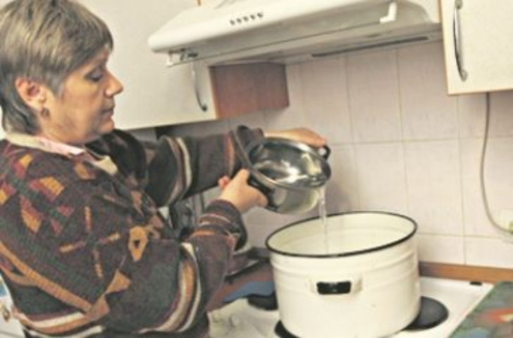 “Киевэнерго” грозит потребителям за долги отключить горячую воду (ФОТОФАКТ)