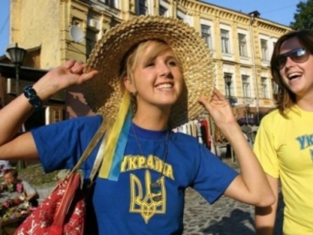 Украинцы прячутся от кризиса на дачах