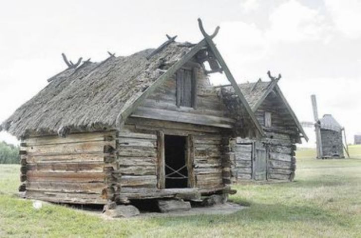В киевском музее "Пирогово" могут рухнуть старинные дома