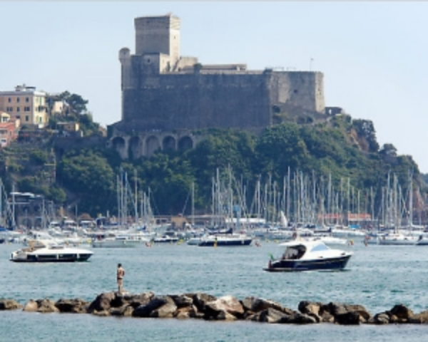 В Италии с аукциона продают замки, монастыри и бывшие казармы