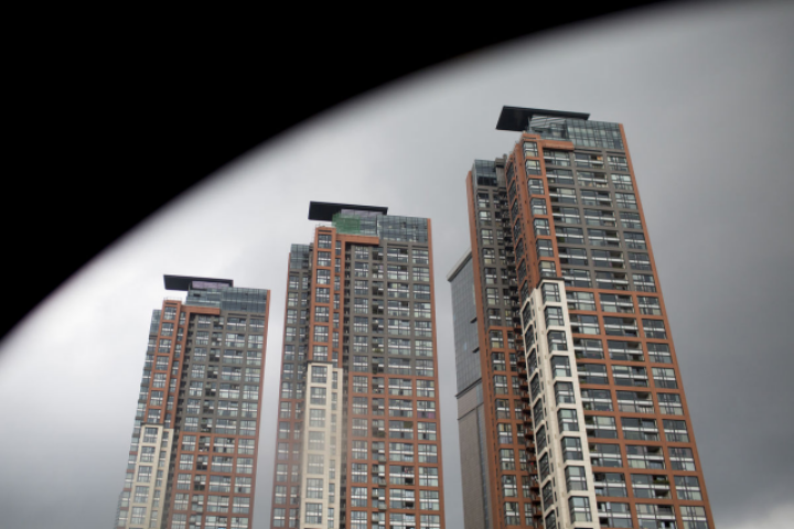 В большинстве китайских городов спрос на жилье падает, а цены снижаются