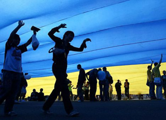 60% украинцев выступают за единственный государственный язык и вступление в ЕС