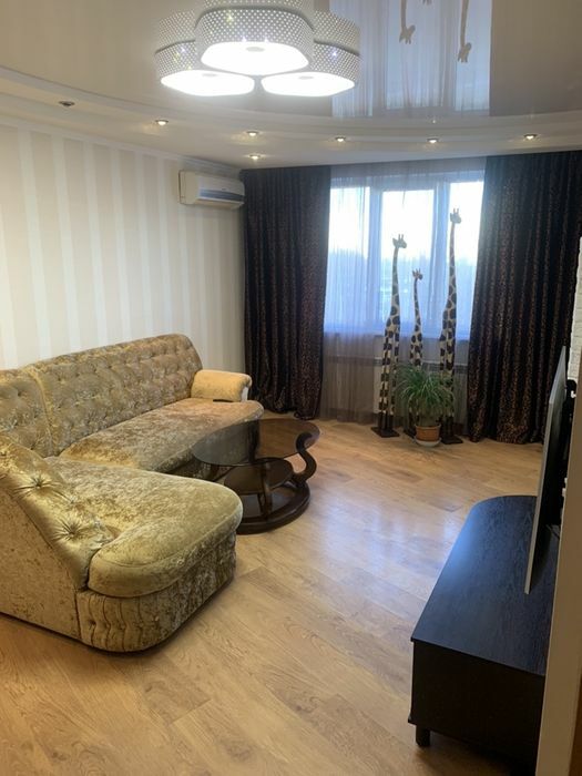 Продажа 3-комнатной квартиры 63 м², Амосова ул., 21