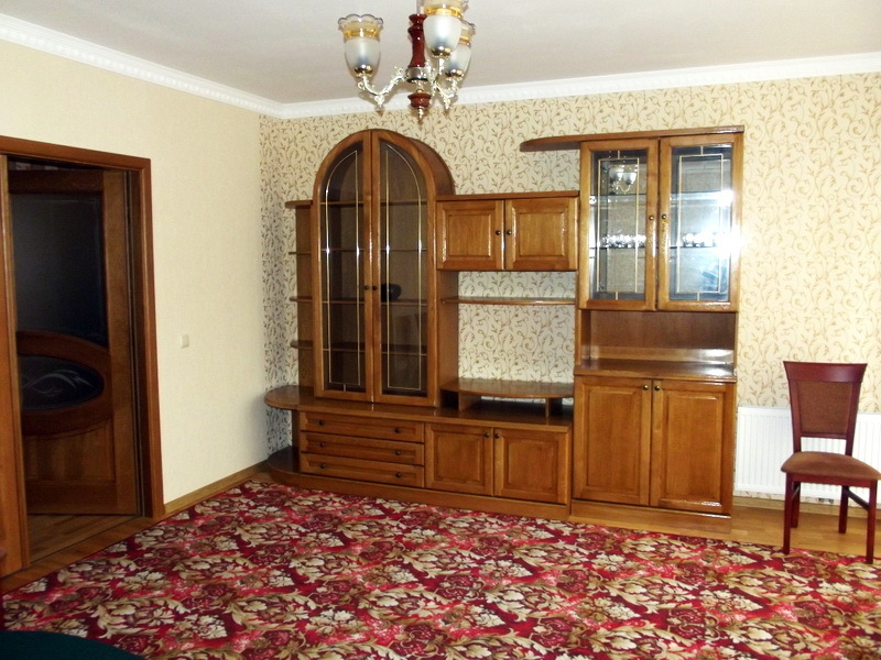 1-комнатная квартира посуточно 90 м², Центр Симоненко ул., 22