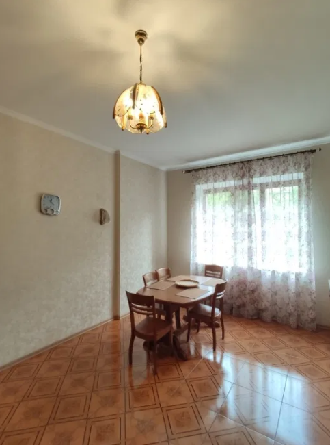 Аренда 3-комнатной квартиры 140 м², Сечевых Стрельцов ул., 001