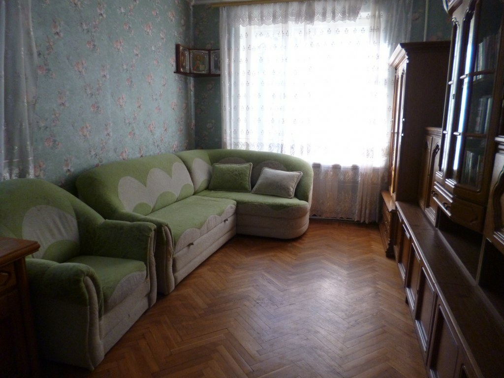 Оренда 3-кімнатної квартири 63 м², Рубіновий бул., 5