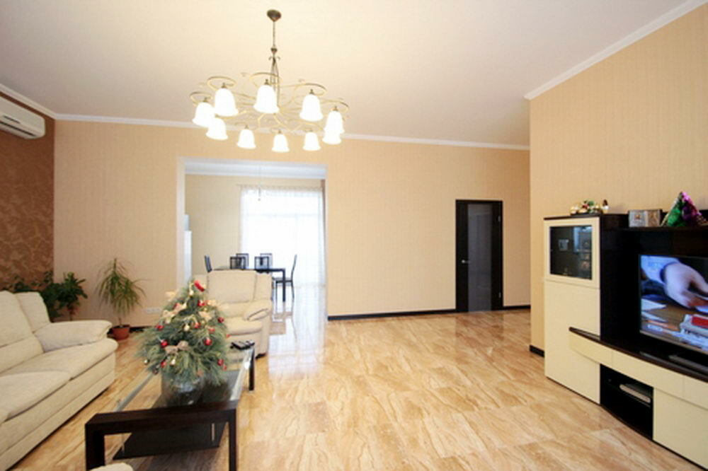 Продаж будинку 190 м², Новоалександровка ул., 001