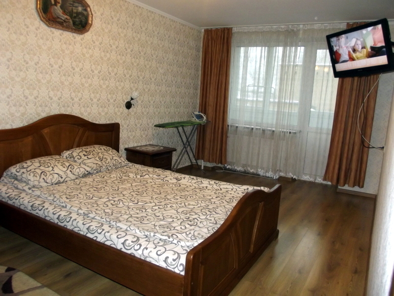2-кімнатна квартира подобово 48 м², Володимира Івасюка вул., 1А