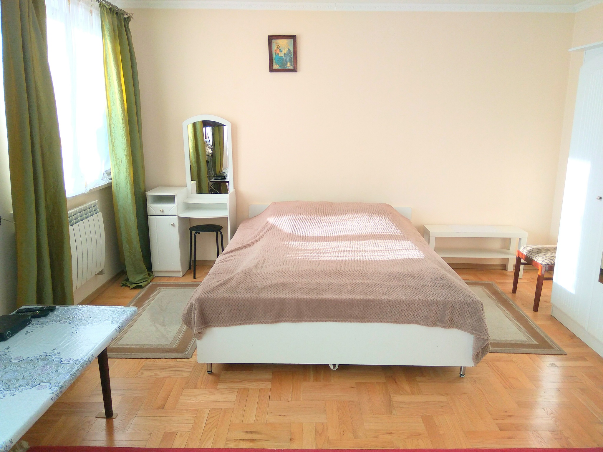 1-комнатная квартира посуточно 41 м², Стебницкая ул., 9