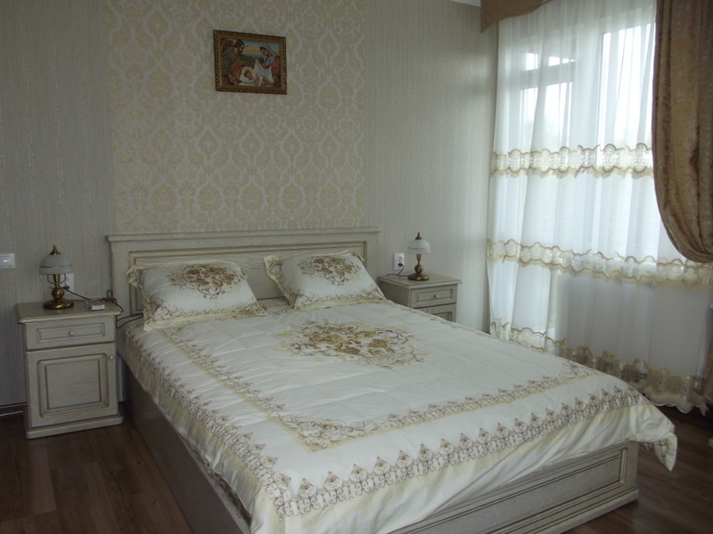 4-комнатная квартира посуточно 112 м², Ульяны Кравченко ул., 1