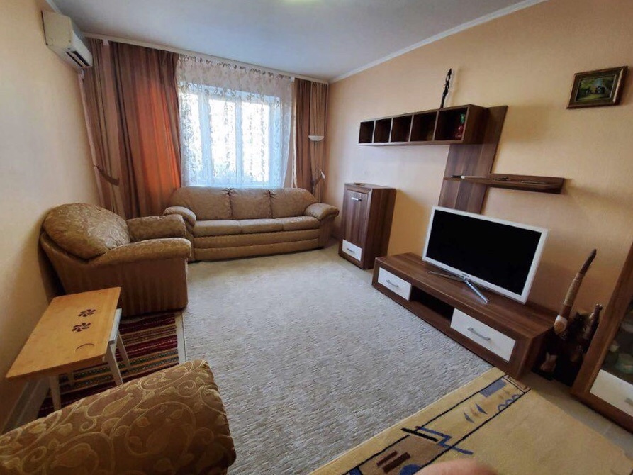 Продаж 3-кімнатної квартири 68 м², Сумгаїтська вул., 32
