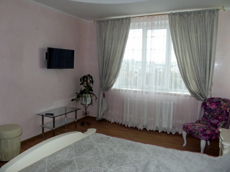 1-кімнатна квартира подобово 52 м², Степана Бандери вул., 35