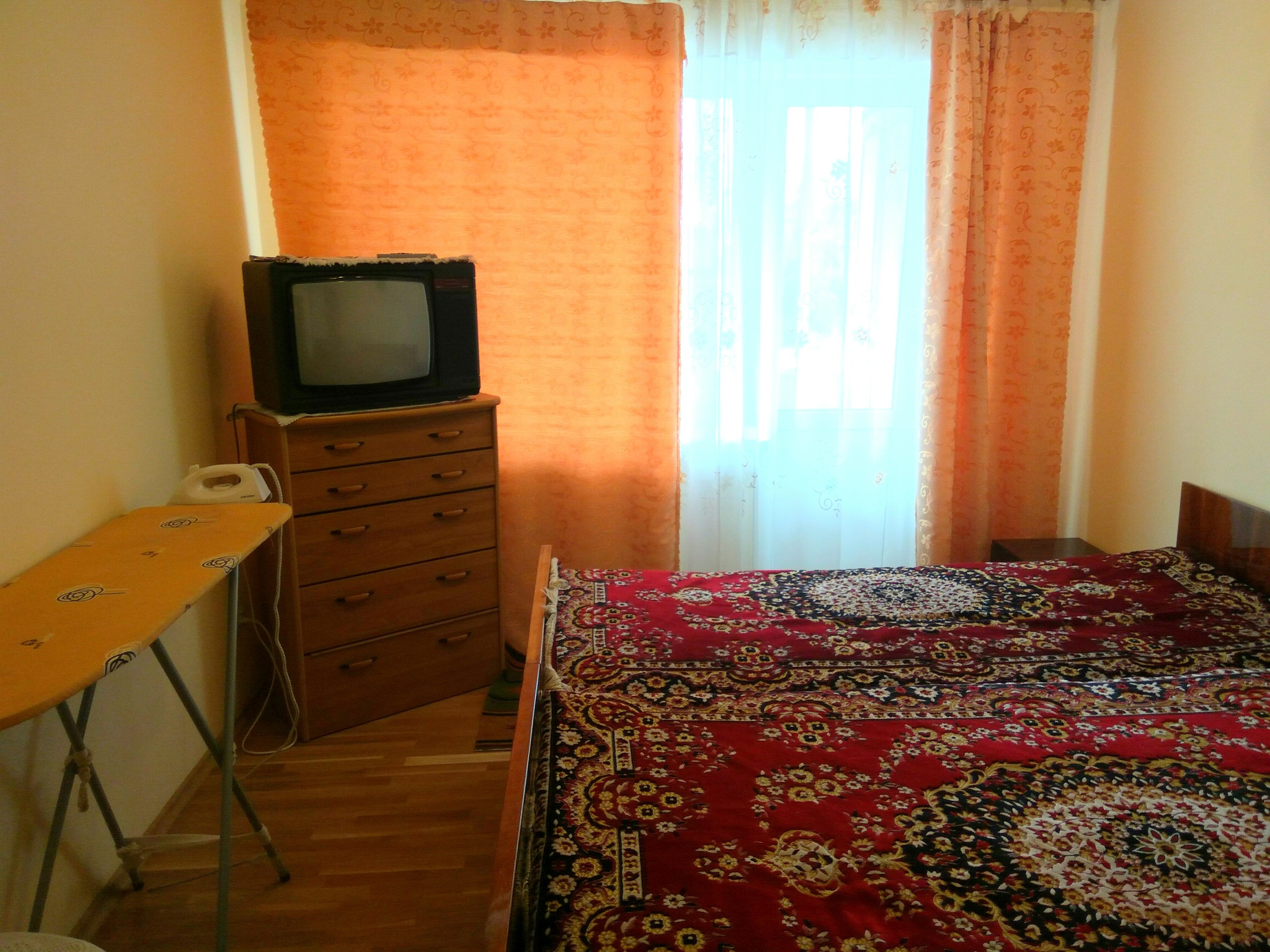 2-кімнатна квартира подобово 54 м², Володимира Івасюка вул., 1