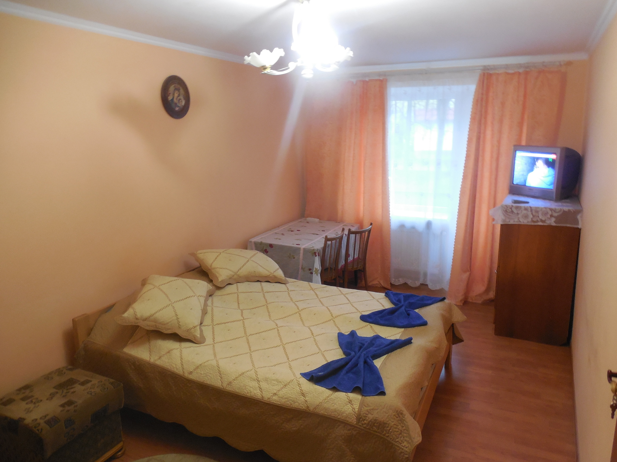 2-кімнатна квартира подобово 41 м², Володимира Івасюка вул., 1