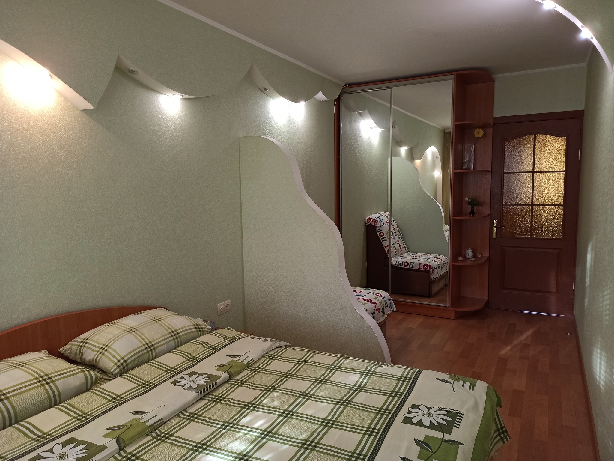 2-комнатная квартира посуточно 46 м², ,ул.Холодноярской бригады( Сумско-Киевских Дивизий ), 36