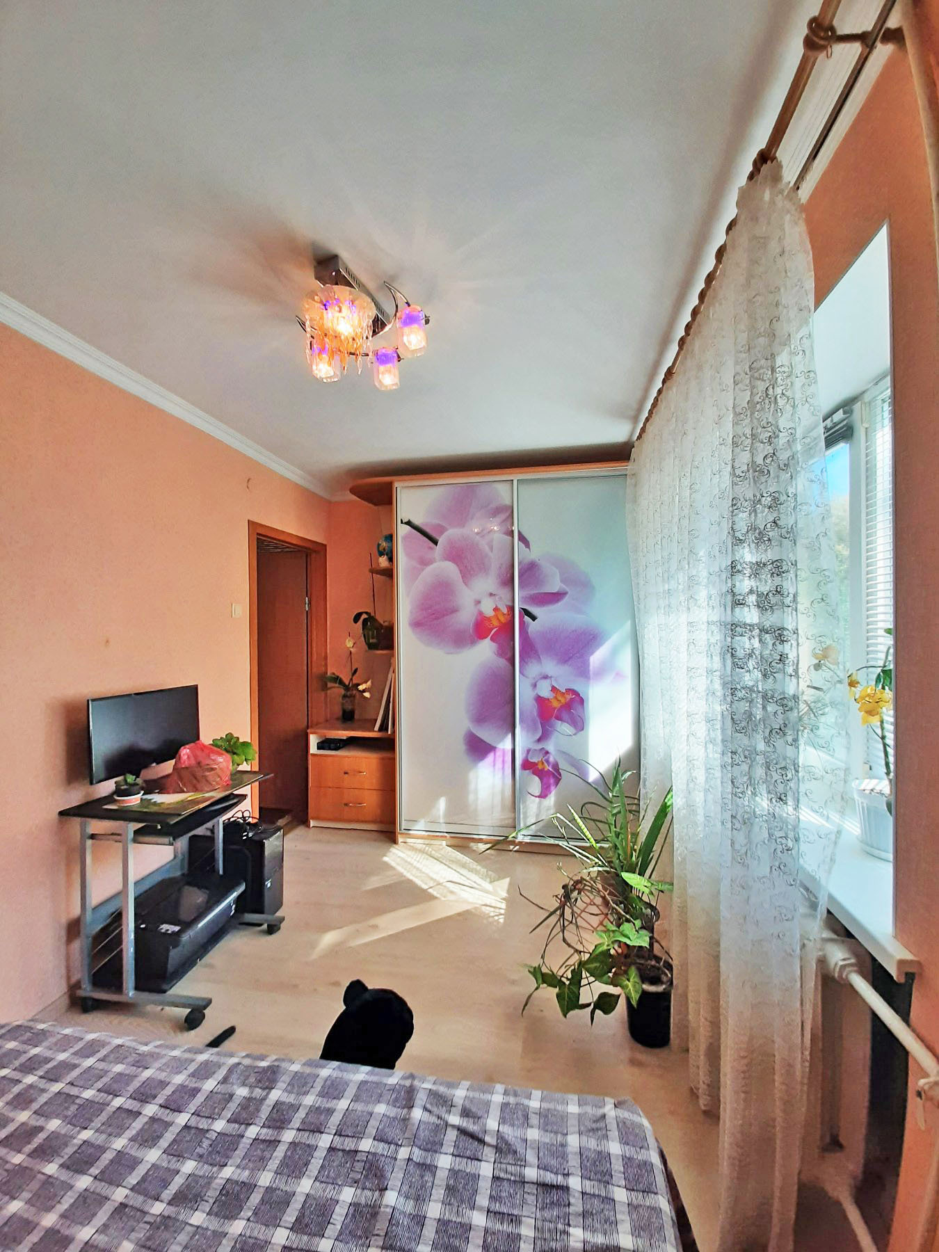 Продажа 3-комнатной квартиры 55 м², Театральная ул.