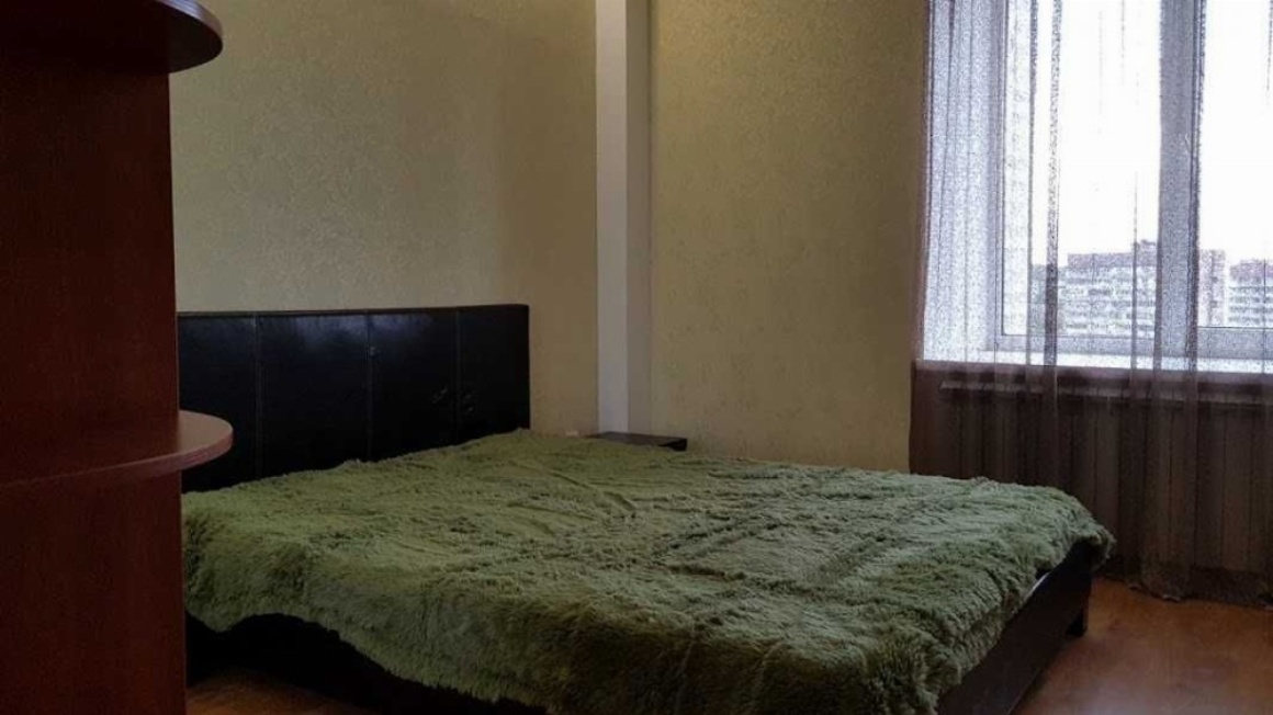 Аренда 3-комнатной квартиры 67 м², Александра Поля просп.
