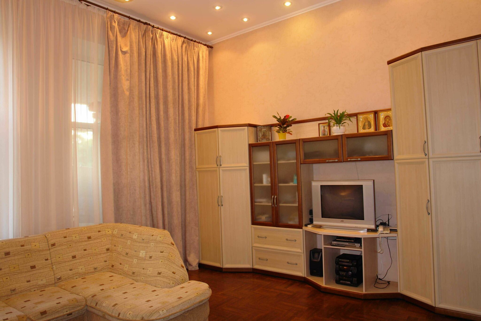 Аренда 2-комнатной квартиры 70 м², Староказацкая ул.